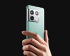 Das OnePlus 10 Pro bietet eine Triple-Kamera mit Hasselblad-Branding, die nicht vollends überzeugen kann. (Bild: OnePlus)