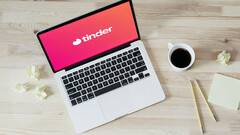 Tinder: Neuer Desk Mode mit Versteck-Funktion fürs heimliche Flirten im Büro.