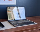 Das Lenovo IdeaPad 5 2-in-1 15 hat ziemlich starke Display-Reflexionen