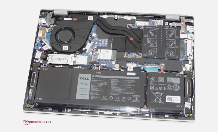 Der Arbeitsspeicher und die SSD können nach dem Kauf aufgerüstet werden. (Bild: Notebookcheck)