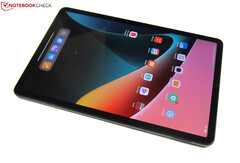 Das 11 Zoll große Xiaomi Pad 5 Pro ist mit 515 Gramm angenehm leicht. Das Backcover besteht allerdings aus Kunststoff.