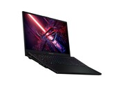 Das Asus ROG Zephyrus S17 winkelt die Tastatur an, um die Kühlung zu verbessern. (Bild: Asus)
