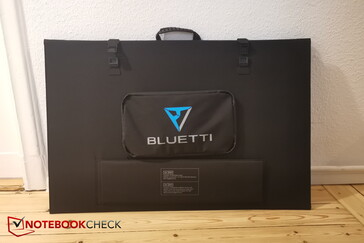 Zwei solcher Taschen mit PV350