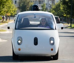 Autonome Autos dürfen ab April ohne Fahrer agieren (Bild: Google)