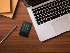 Das Kyocera-Handy ist wirklich mini