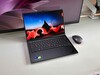 Testbericht zum Lenovo ThinkPad X1 Carbon Gen 14: Flaggschiff unter den Business-Laptops mit einer Akkulaufzeit von fast 24 Stunden