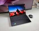 Testbericht zum Lenovo ThinkPad X1 Carbon Gen 14: Flaggschiff unter den Business-Laptops mit einer Akkulaufzeit von fast 24 Stunden