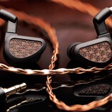 Die 64 Audio Solo packen planar-magnetische Treiber in In-Ear-Monitore. (Bildquelle: Audio46)