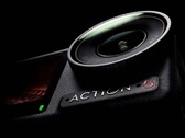 Die DJI Osmo Action 5 setzt erneut auf einen 1/1,3 Zoll Sensor und ein f/2.8-Objektiv. (Bildquelle: @OsitaLV)