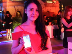 Samsung Galaxy A8: 5,7-Zoll-Smartphone kostet 470 Euro