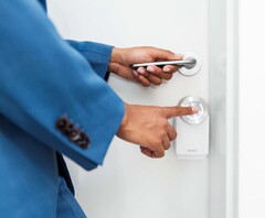 Das Nuki Smart Lock 4.0 Pro übernimmt das Design fast unverändert vom Vorgängermodell. (Bild: Nuki)