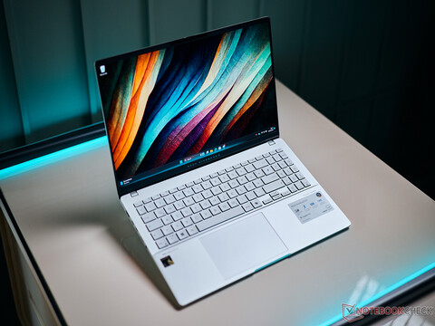 Asus Vivobook S 15 OLED im Test - Mit dem Snapdragon X Elite in ein neues Notebook-Zeitalter?