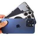 Das Apple iPhone 15 kostet in der Produktion 16 Prozent mehr als das Vorgängermodell. (Bild: iFixit)
