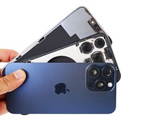 Das Apple iPhone 15 kostet in der Produktion 16 Prozent mehr als das Vorgängermodell. (Bild: iFixit)