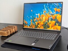 Lenovo Yoga Pro 9 16IMH9 Laptop im Test: Die Leistung der 75-Watt-GeForce RTX 4050 übertrifft Erwartungen