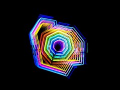 Symbolbild. Wissenschafter haben einen neuen Weg zur Steuerung von Lichtwellen gefunden (Bildquelle: Sebastián Brito via Unsplash)