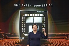 AMD-Chef Dr. Lisa Su hat die ersten vier Ryzen 5000-Prozessoren bereits stolz präsentiert, weitere Chips sollen bald folgen. (Bild: AMD)