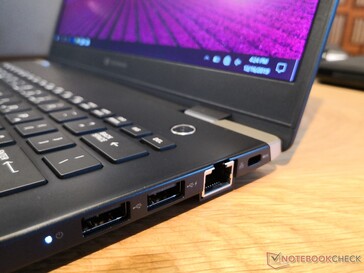 Das X30L bietet mehr Ports als die meisten Ultraleicht-Business-Notebooks.