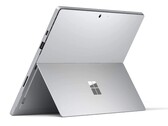 Amazon hat mit dem bekannten Surface Pro 7 aktuell ein vielseitiges Windows-Tablet im Zuge eines Deals preislich reduziert (Bild: Microsoft)