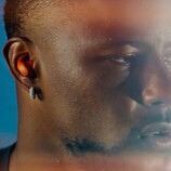 Apple hat in einem Teaser-Video bereits einen Blick auf die Powerbeats Fit gewährt. (Bildquelle: Apple)