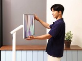Samsung kombiniert den Smart Monitor M7 mit einem vielseitigen Standfuß. (Bildquelle: Samsung)