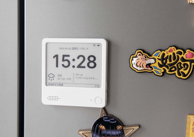 Das Modell lässt sich magnetisch etwa an einem Kühlschrank befestigen