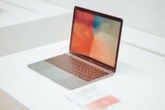 Um ein MacBook reparieren zu lassen ist man künftig nicht mehr auf zertifizierte Apple-Händler angewiesen. (Bild:  Jose Gil, Unsplah)