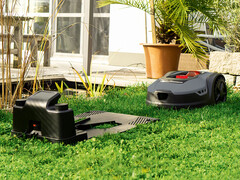 Aldi verkauft in der kommenden Woche den RoboCut L500 Mähroboter von Scheppach zum kleinen Preis. (Bild: Aldi)