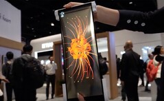 Einrollbare Smartphones könnten noch größer als ihre faltbaren Kollegen sein. (Bild: ArmDevices)