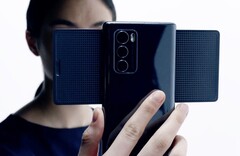 Das LG Wing setzt auf ein ungewöhnliches Design mit zwei Displays. (Bild: LG)