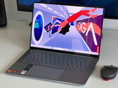 Lenovo verkauft das attraktive Yoga Slim 7 14 mit einem schicken OLED-Display und 32GB RAM für unter 1.000 Euro (Bild: Andreas Osthoff)