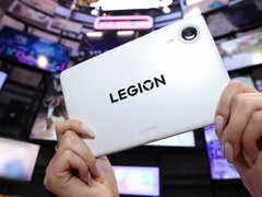 Das in Kürze erscheinende Legion Y700 Infinite soll mit dem Snapdragon 8 Elite Gen 5 Leading Version ausgestattet sein. Abbildung: das Tablet in der weißen Farbvariante.