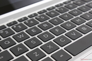 Das Keyboardfeedback ist deutlicher und mit tieferem Hub als bei den meisten anderen Ultrabooks, einschließlich dem XPS 13