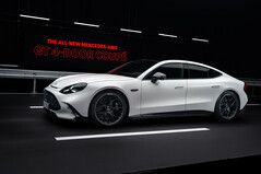 Das neue Mercedes-AMG GT 4-Türer Coupe nutzt als erstes Serien-EV drei revolutionäre Axial-Fluss-Motoren für eine Spitzenleistung von bis zu 1.169 PS.