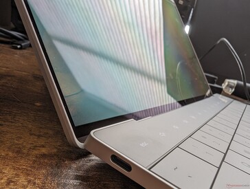 Das randlose Display ist nur mit den hochauflösenden 3,5K und 4K-Panels erhältlich