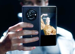 Das Tecno Phantom V Fold bietet Flaggschiff-Hardware und ein faltbares Display zum vergleichsweise günstigen Preis. (Bild: Tecno)