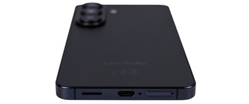 Kinnseite: Lautsprecher, USB, Mikrofon, SIM