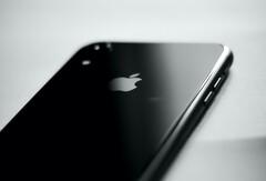 Der Verkauf von iPhones bleibt enorm lukrativ. (Bild: Vaibhav Chikhle, Unsplash)