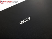 Der Deckel mit Acer Logo in gebürsteter Aluminiumoptik wirkt edel