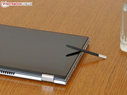 In der rechten Seite versteckt sich ein passiver Eingabestift.