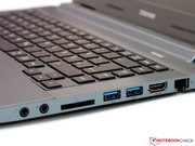 Für ein Ultrabook ist die Anschlussvielfalt ordentlich, ...