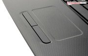 Das Touchpad ist für einen 17-Zoller etwas klein ausgefallen.