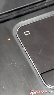 Das Touchpad lässt sich durch Klicken auf das rechteckige Feld deaktivieren bzw. aktivieren.