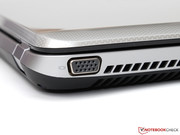 Leicht antiquiert erscheint dagegen die analoge VGA-Schnittstelle, ...