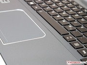 Während das Touchpad präzise und direkt arbeitet, ...