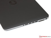 Das Anschlussfeld umfasst nicht nur 4x USB 3.0, ...