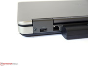 ...der Netzwerkanschluss am Heck.