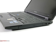 Dafür geht es an den Seiten etwas enger zu.