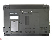 Neben dem Visitenkartenhalter am Unterboden weckt vor allem die große Wartungsklappe bei Aufrüstungen Interesse.