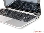 Das Display spiegelt Tablet-typisch stark, ...